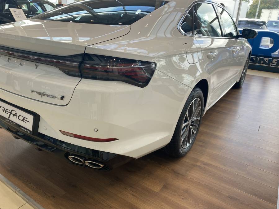 Автомобиль Geely Preface
