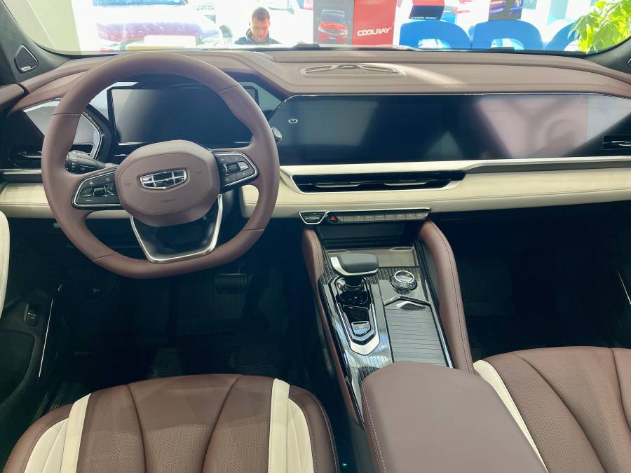 Автомобиль Geely Monjaro